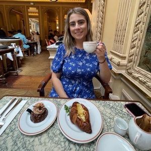 Meet your Posher, Fay